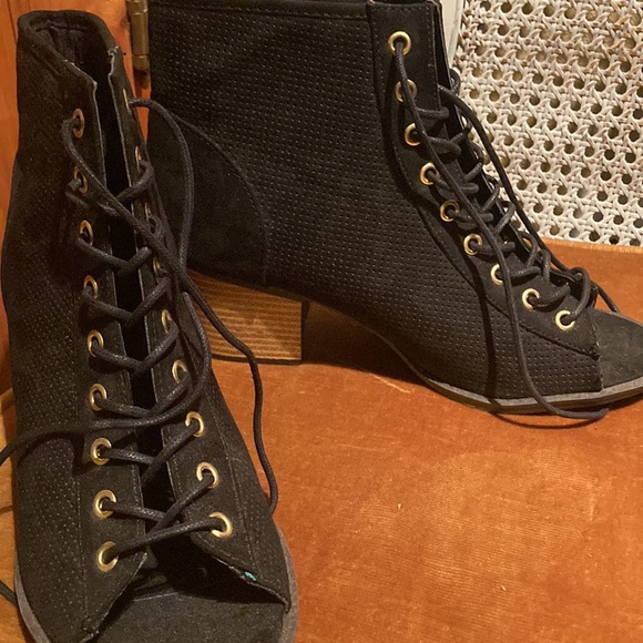 Open Toe Lace Up Ankle Boots - Picture 2 of 7